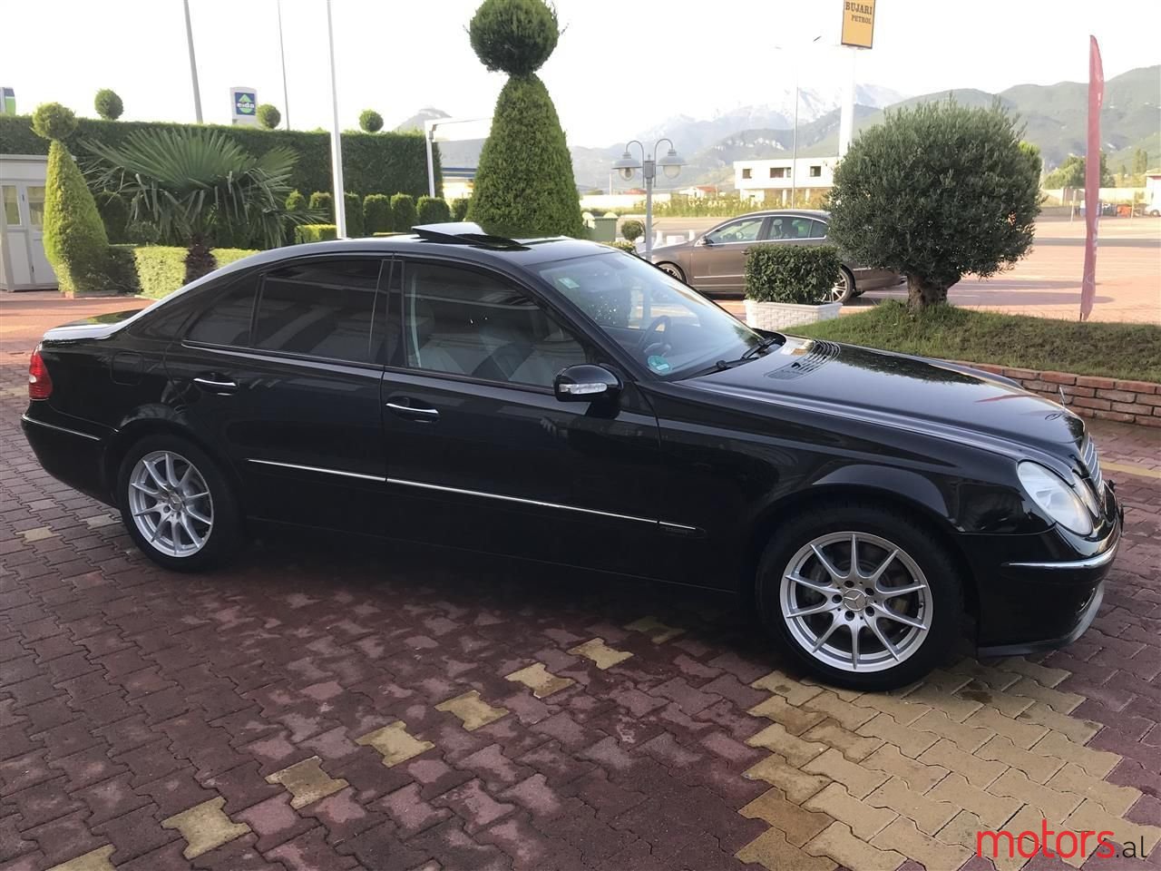 2006' Mercedes-Benz E 500 photo #4