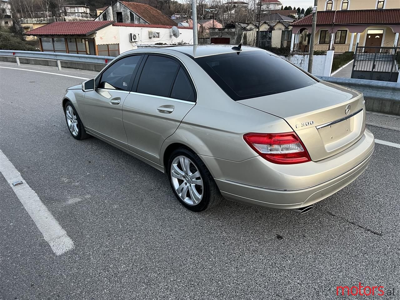 2010' Mercedes-Benz 300 photo #4