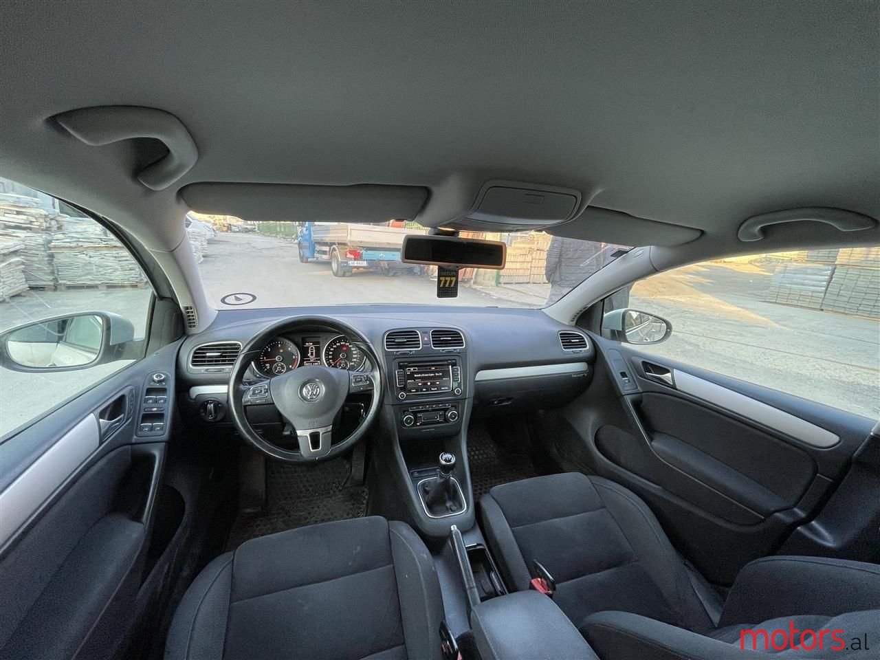 2010' Volkswagen Golf photo #4