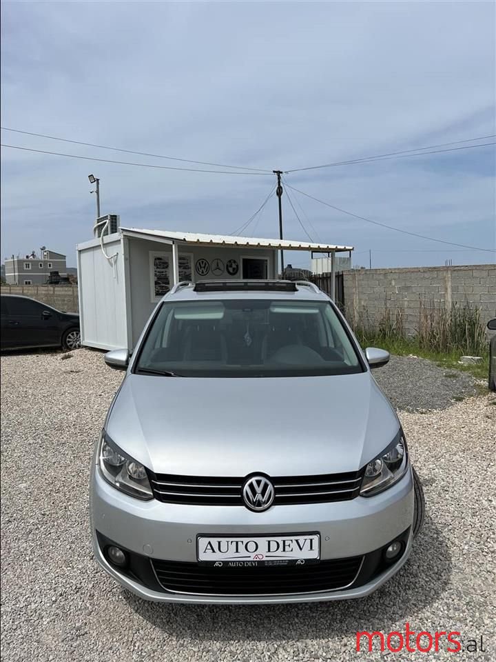 2014' Volkswagen Touran photo #3