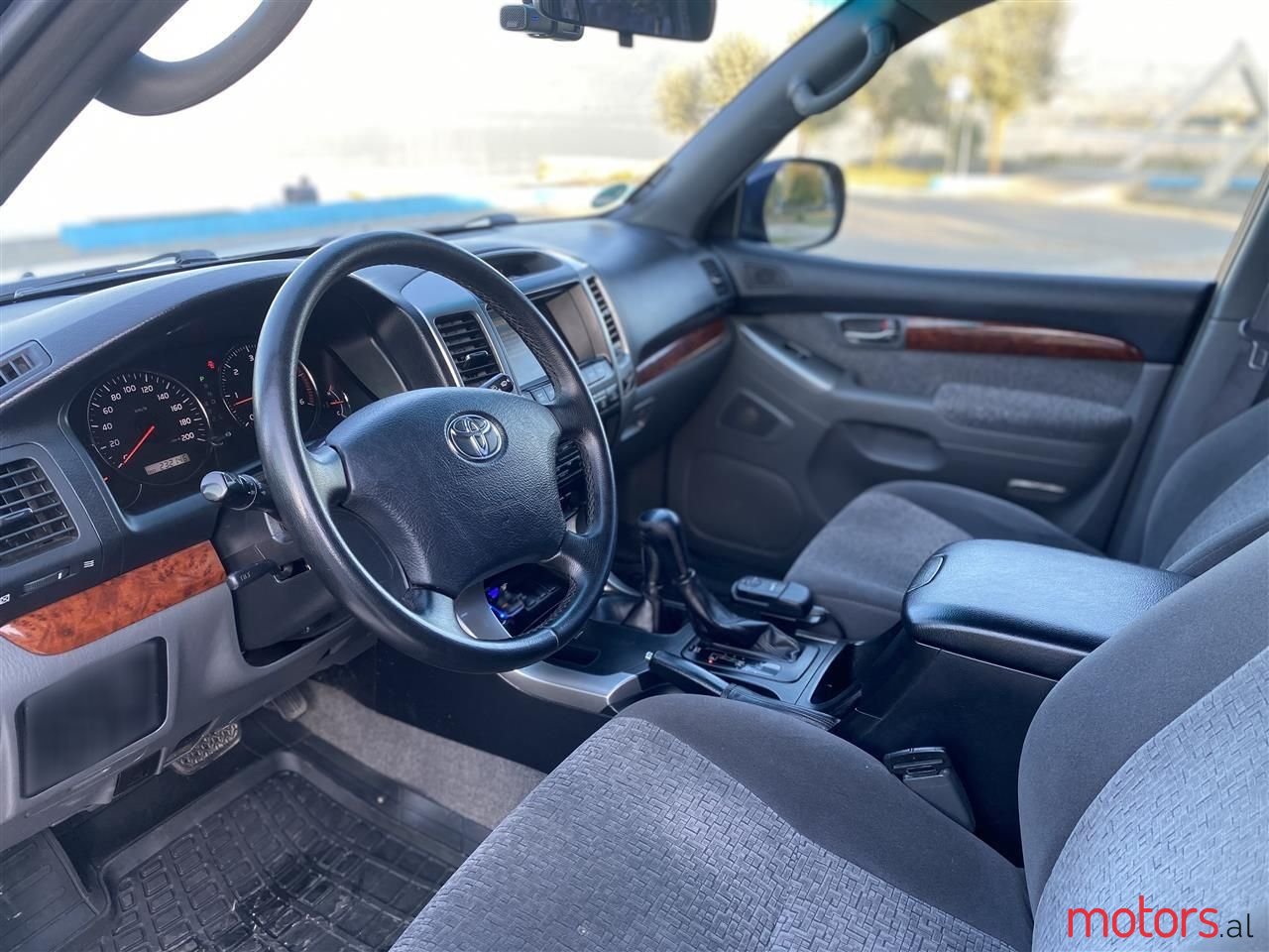 2007' Toyota Land Crusier photo #6