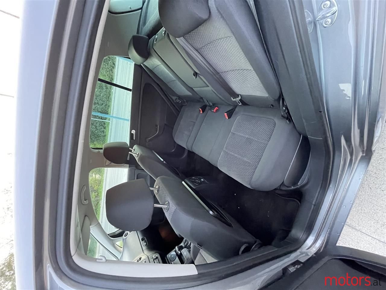 2010' Volkswagen Golf photo #4