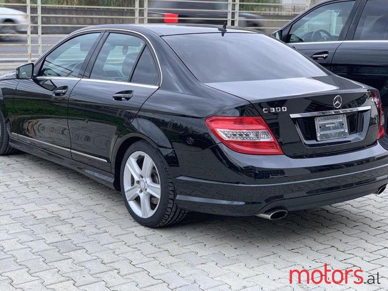 2011' Mercedes-Benz C 300 photo #1