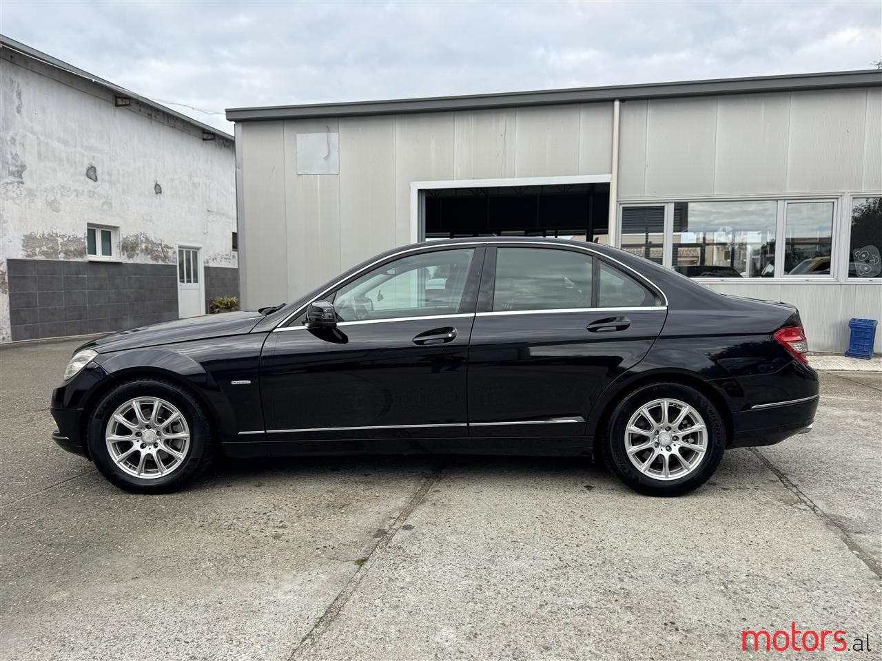 2011' Mercedes-Benz C 250 photo #5