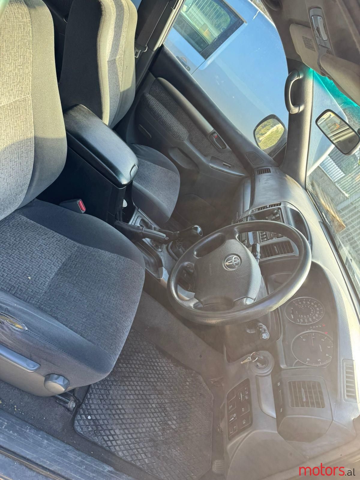 2004' Toyota Land Crusier photo #5