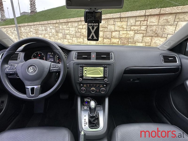2014' Volkswagen Jetta photo #6