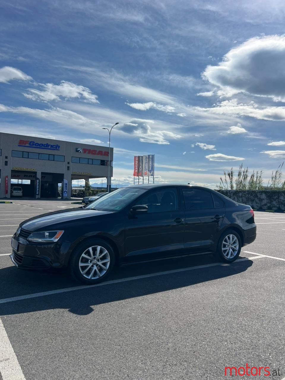 2012' Volkswagen Jetta photo #1