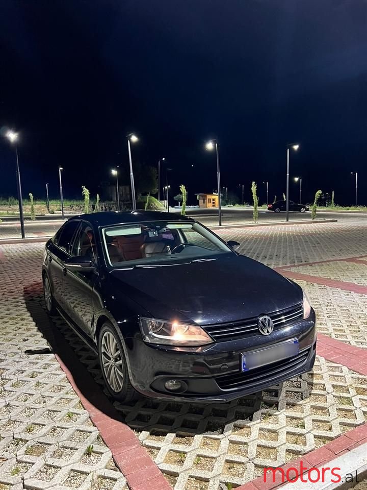 2012' Volkswagen Jetta photo #6