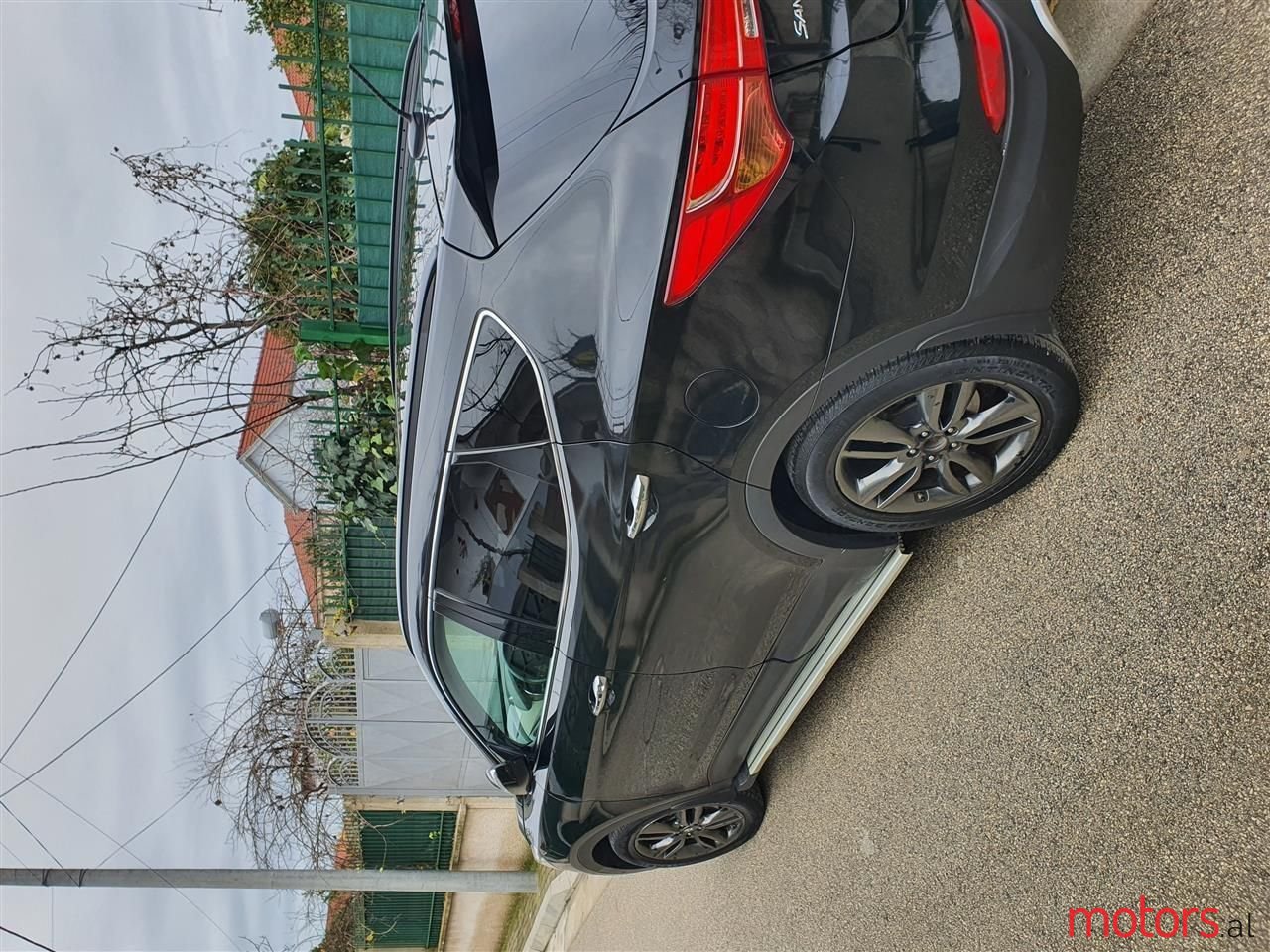 2013' Hyundai Santa Fe photo #1