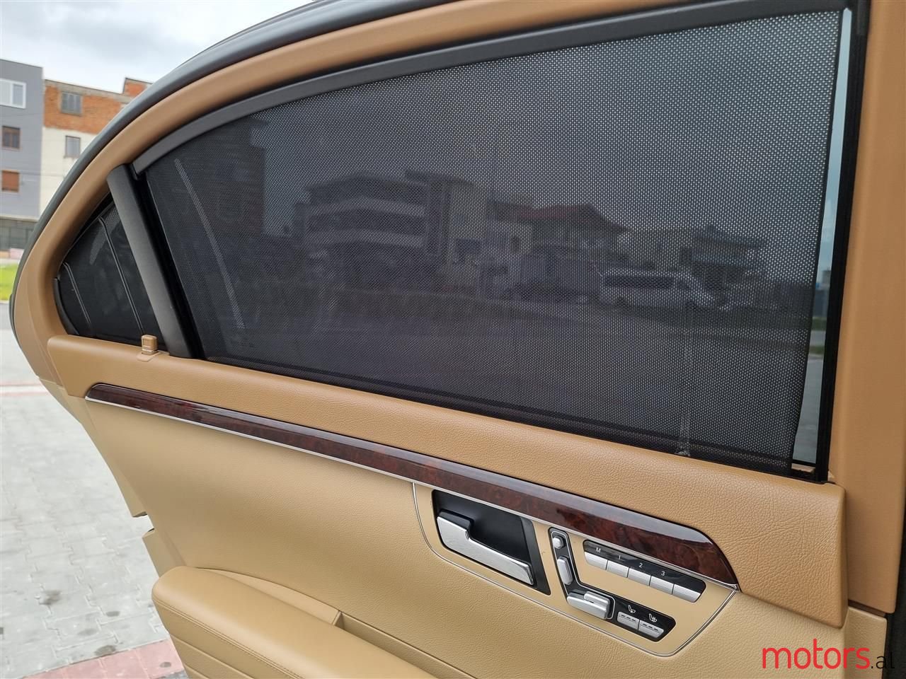 2010' Mercedes-Benz S 550 photo #2