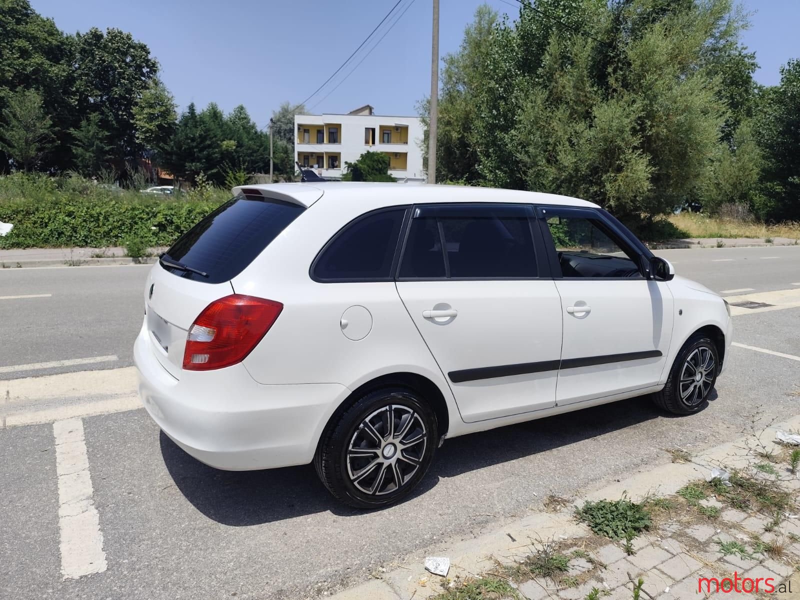 2012' Skoda Fabia photo #2