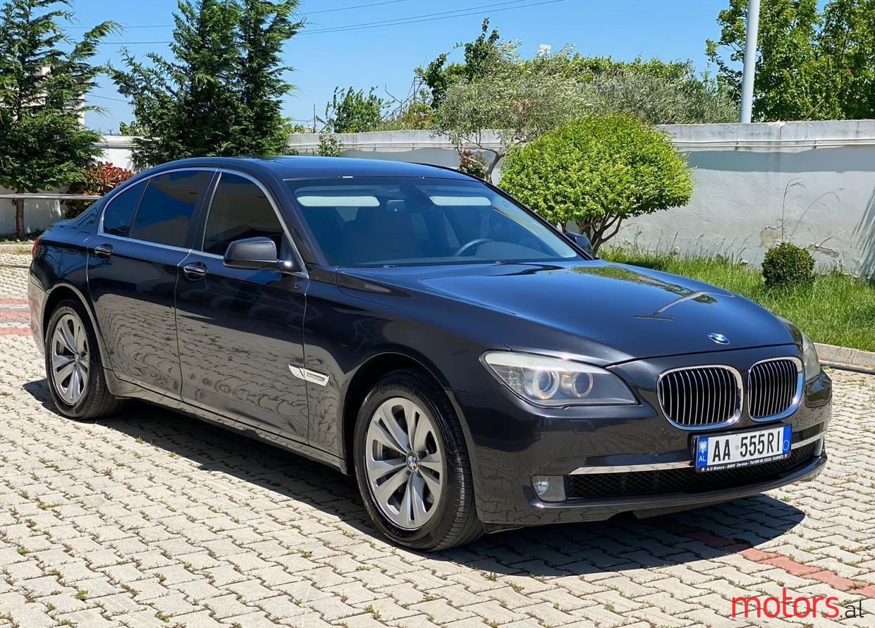 2009' BMW 740 photo #1