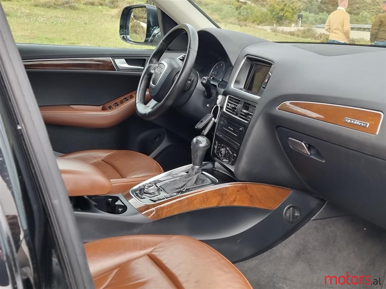 2010' Audi Q5 photo #5