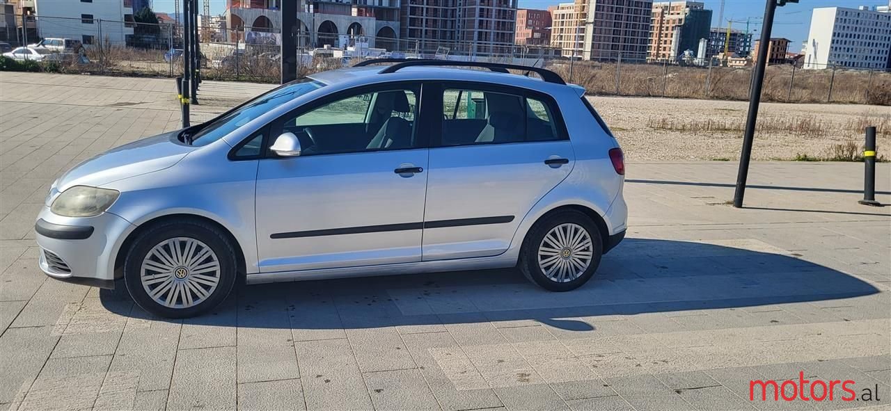 2007' Volkswagen Golf Plus photo #2