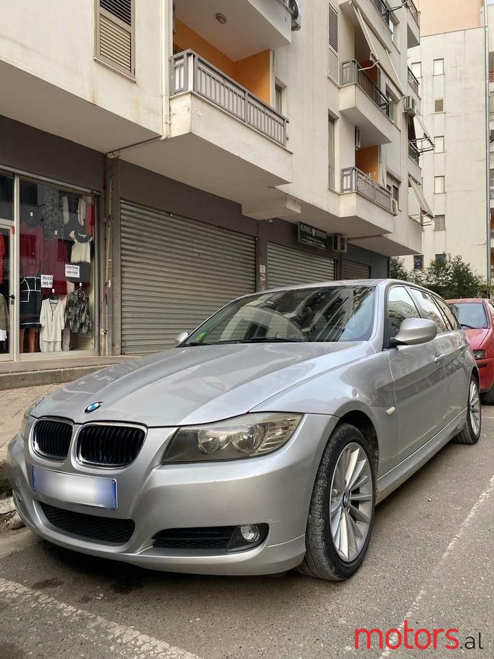 2010' BMW 320 photo #5