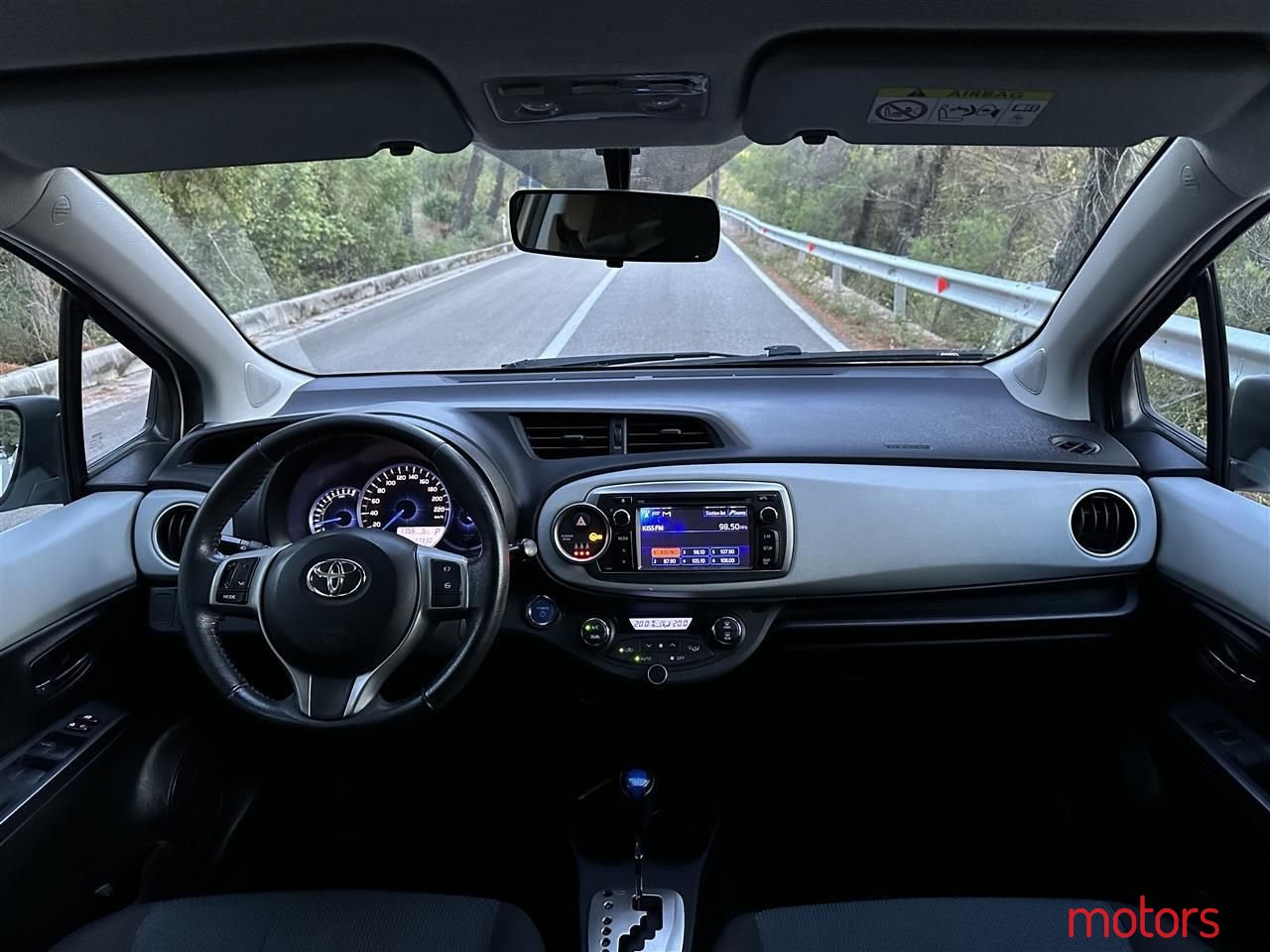 2013' Toyota Yaris photo #2