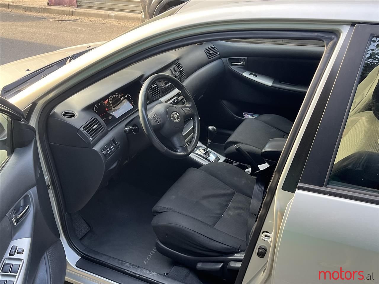 2005' Toyota Corolla photo #2