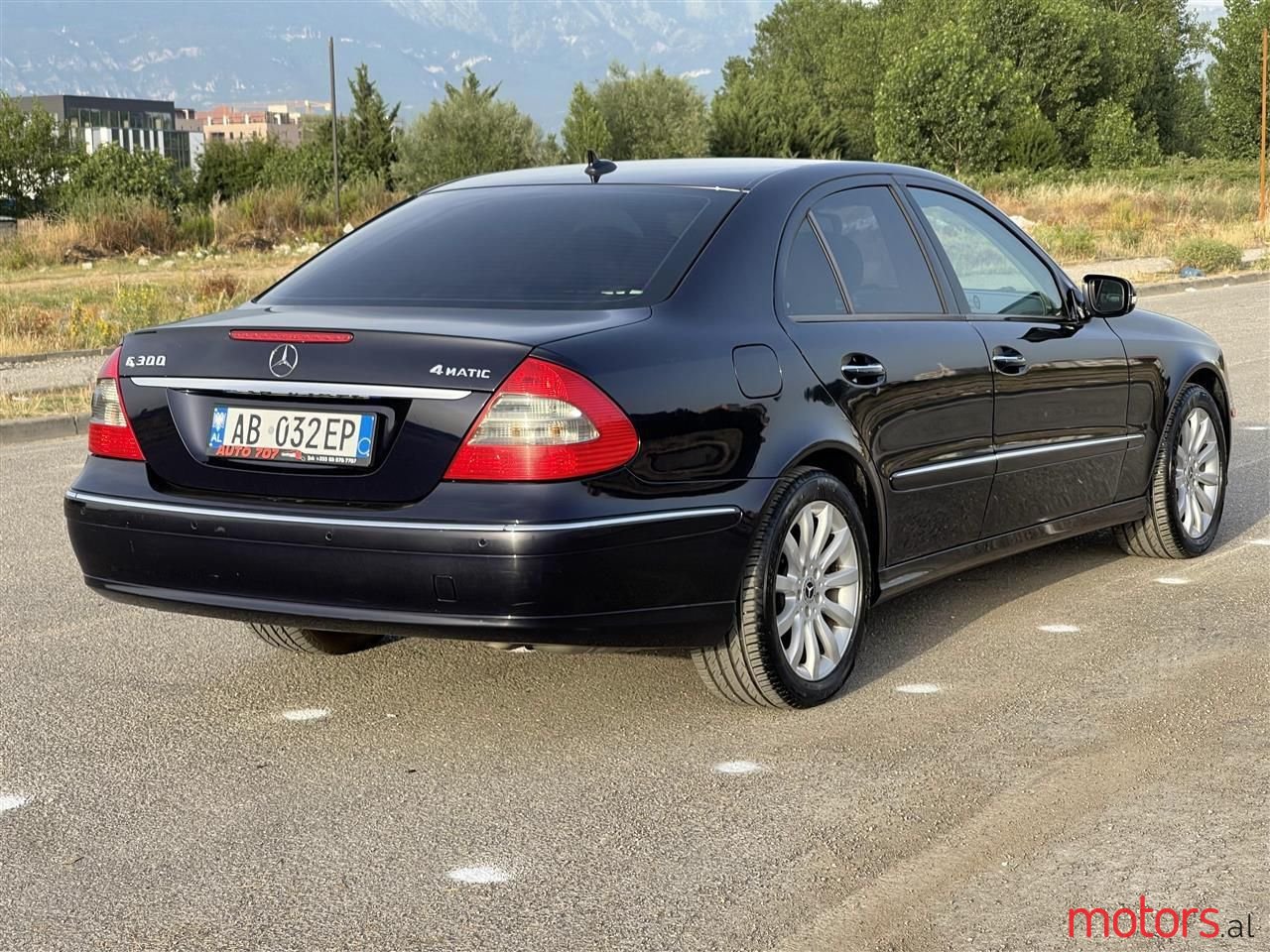 2008' Mercedes-Benz E 300 photo #5