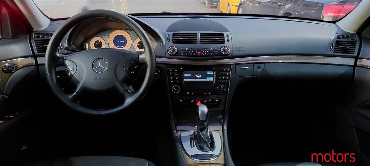 2005' Mercedes-Benz E 220 photo #2