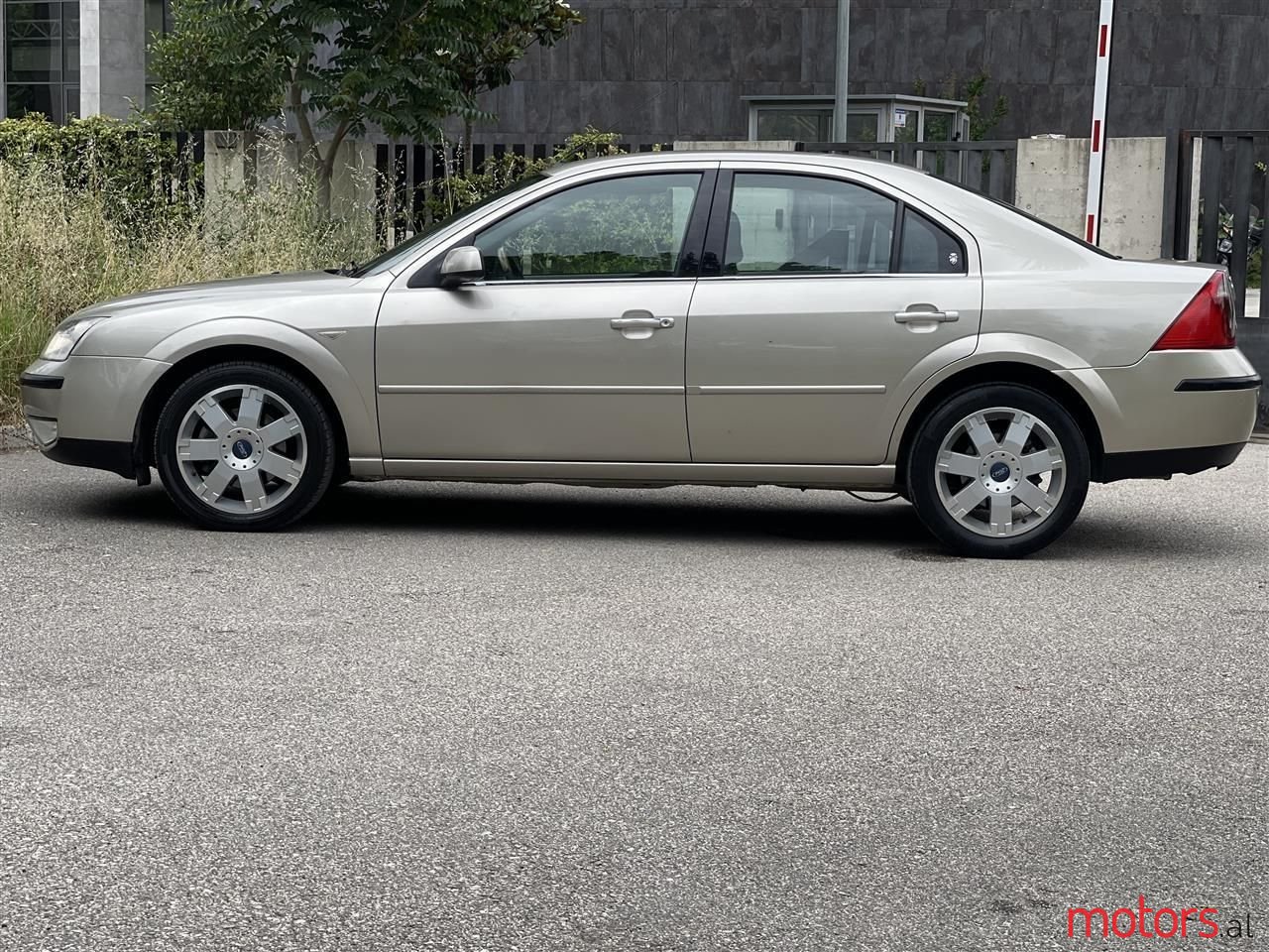2004' Ford Mondeo photo #2
