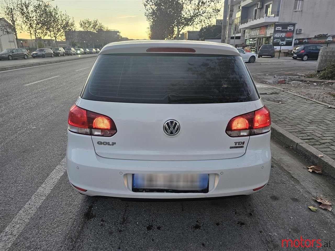 2011' Volkswagen Golf photo #5