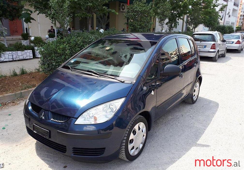 2005' Mitsubishi Colt photo #1