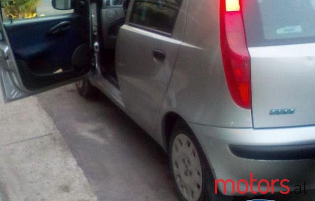 2002' Fiat Punto photo #1