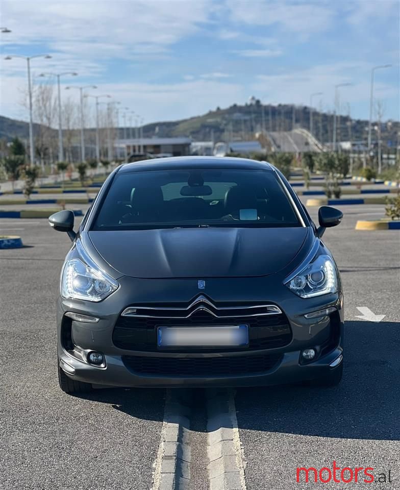 2014' Citroen DS5 photo #2