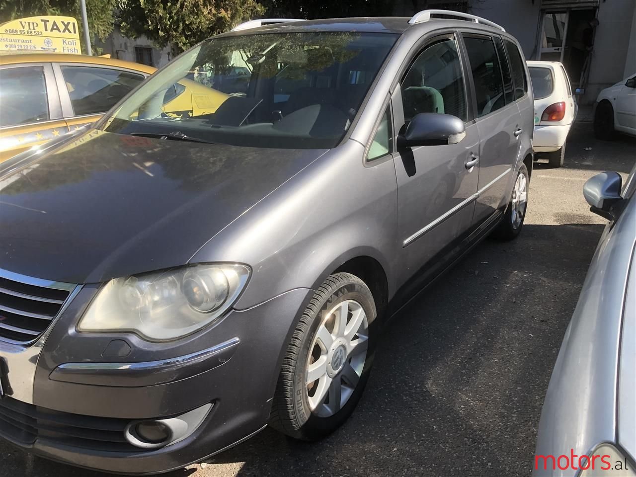 2007' Volkswagen Touran photo #1
