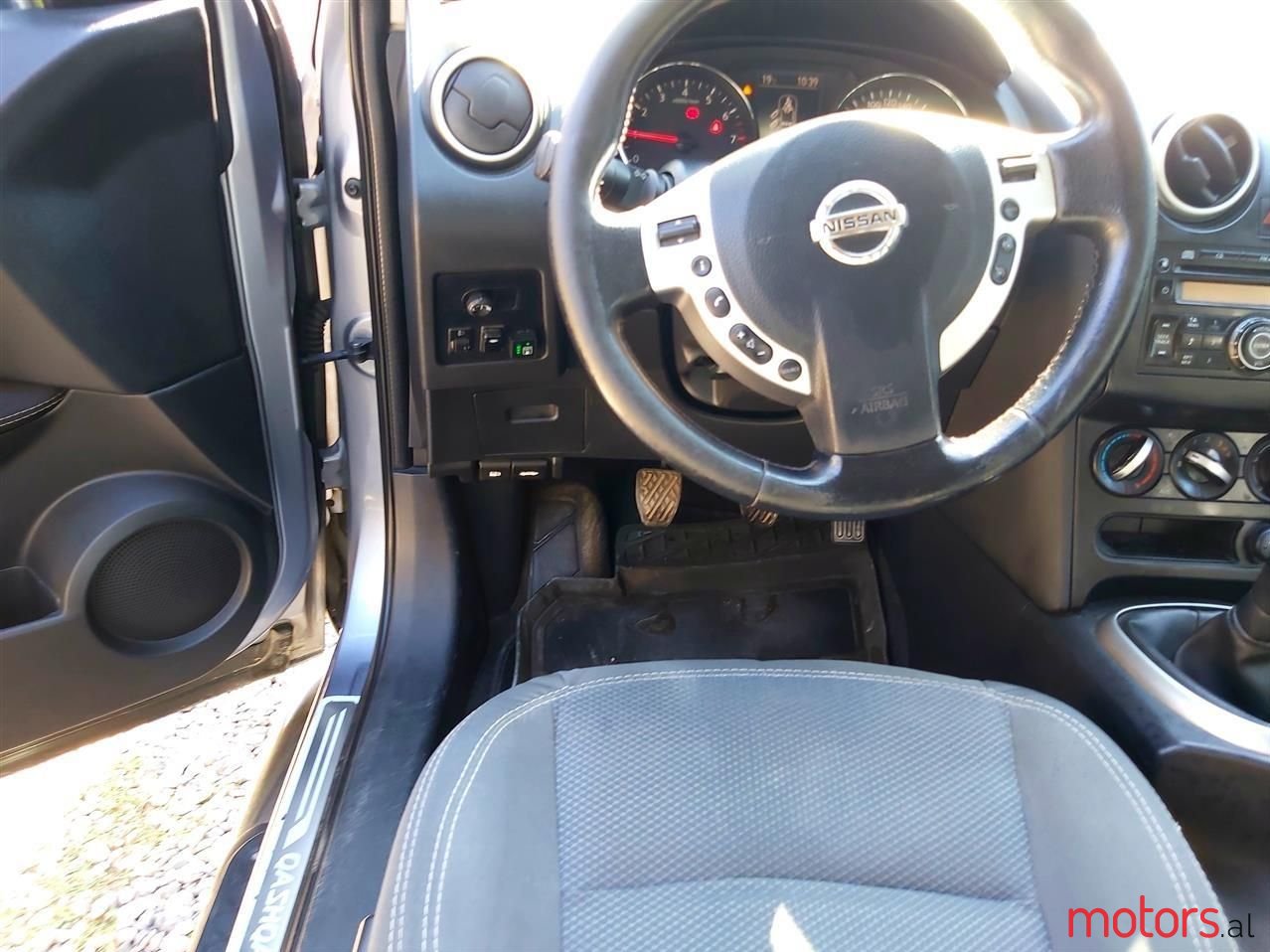 2011' Nissan Qashqai photo #6