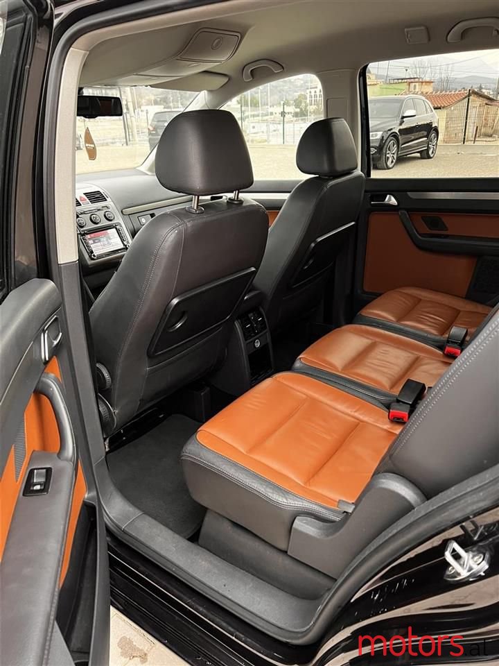 2008' Volkswagen Touran photo #4