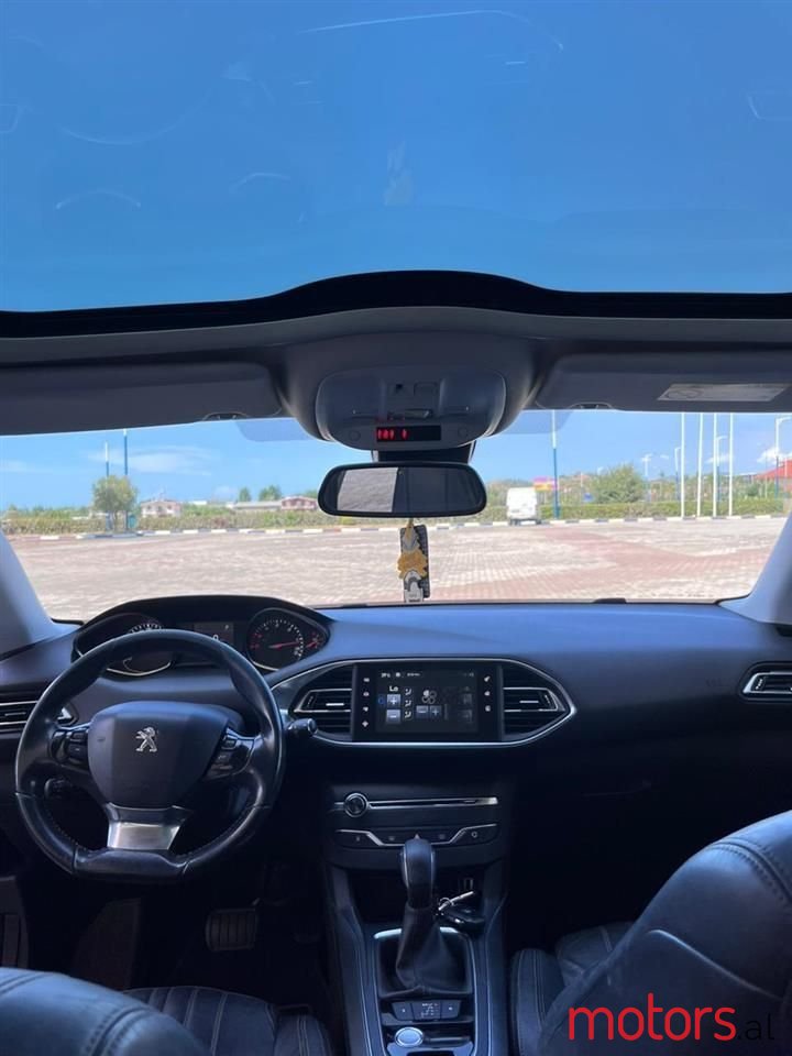 2014' Peugeot 308 photo #5