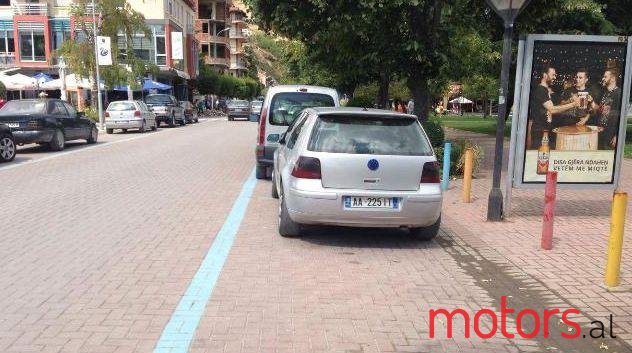 2000' Volkswagen Golf photo #1