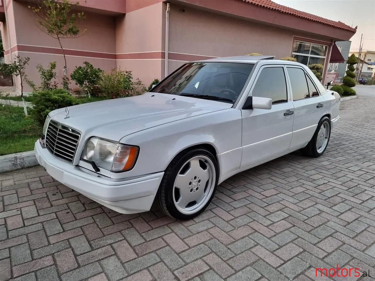 1993' Mercedes-Benz E 500 photo #2