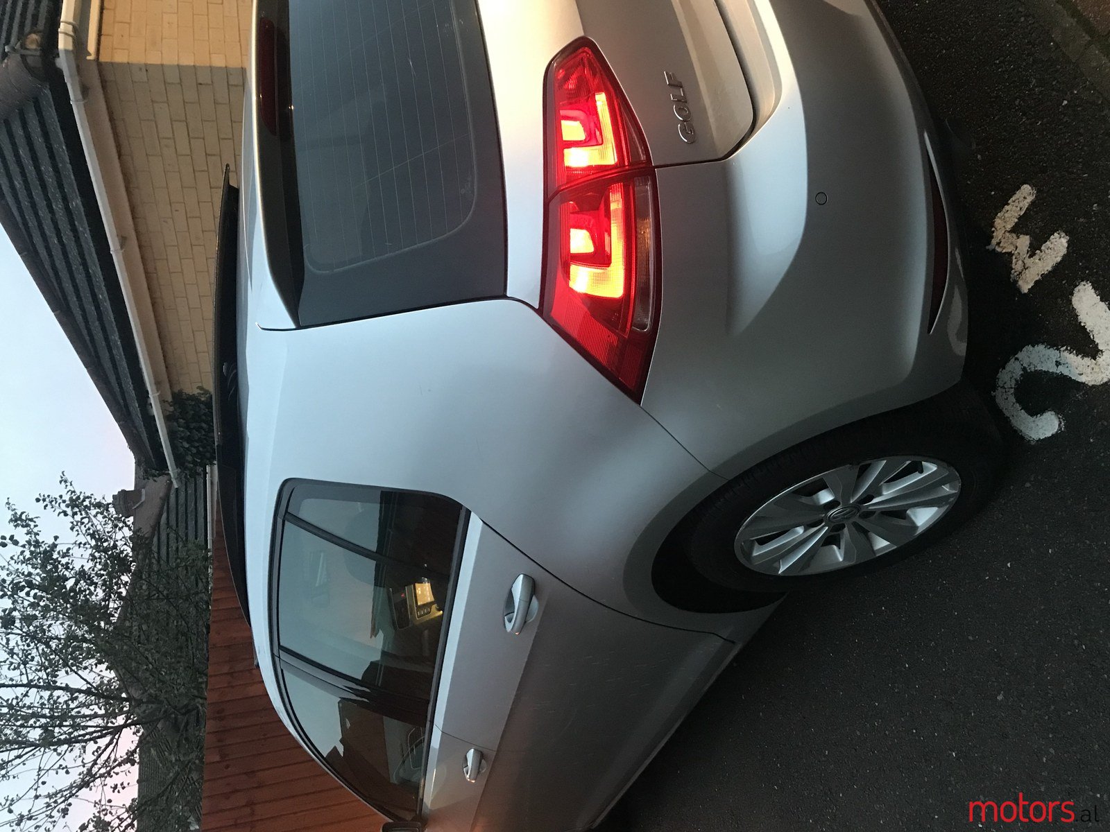 2013' Volkswagen Golf TDI BlueTech photo #4