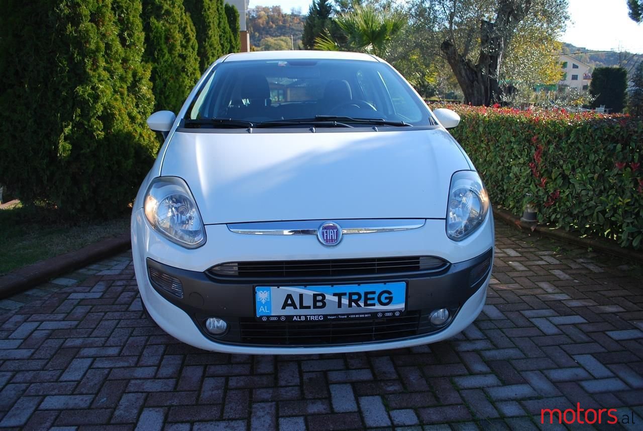 2010' Fiat Punto Evo photo #3