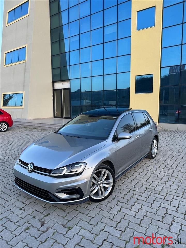 2015' Volkswagen Golf photo #6