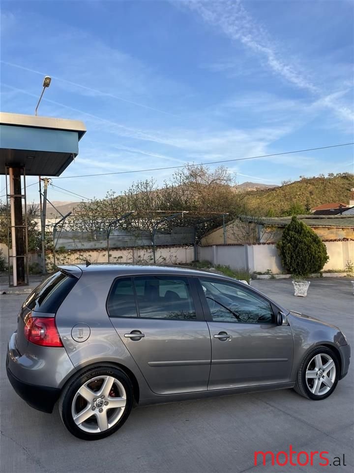 2008' Volkswagen Golf photo #2