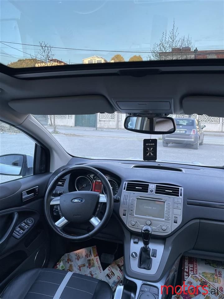 2010' Ford Kuga photo #2