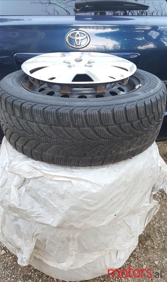 2005' Toyota Avensis photo #4