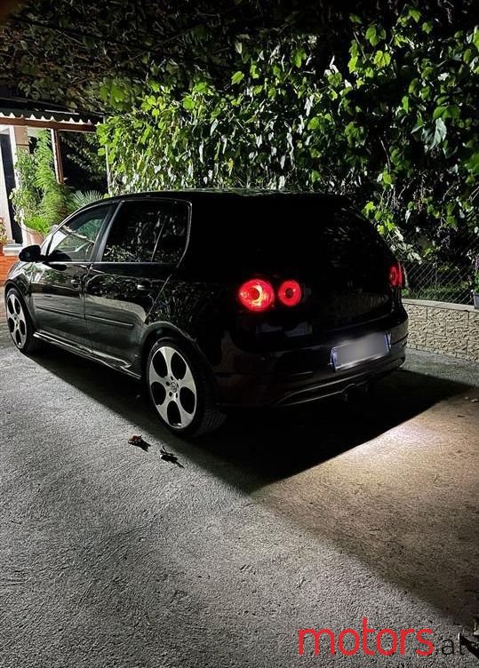2004' Volkswagen Golf photo #3