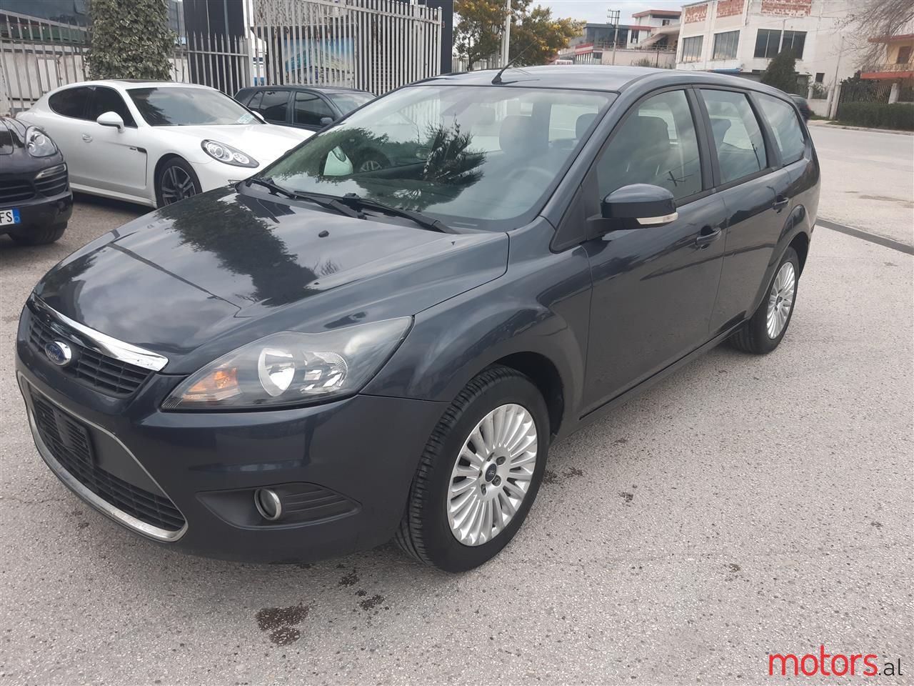 2010' Ford Focus photo #3