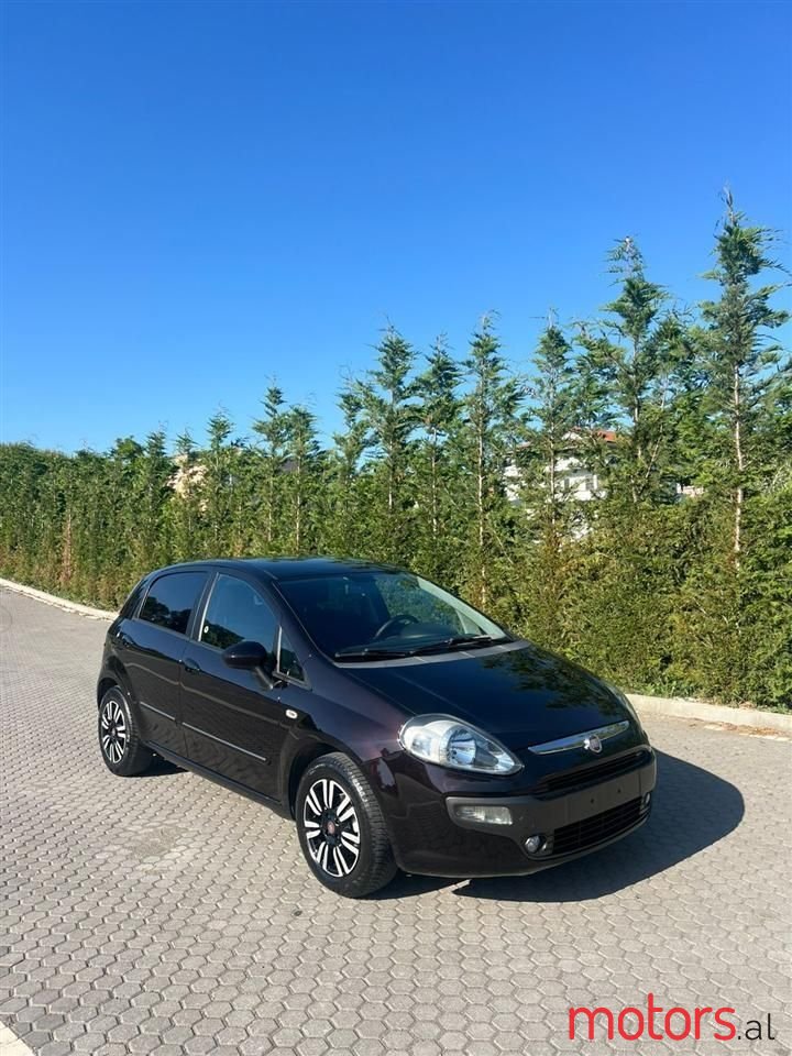 2010' Fiat Punto Evo photo #6