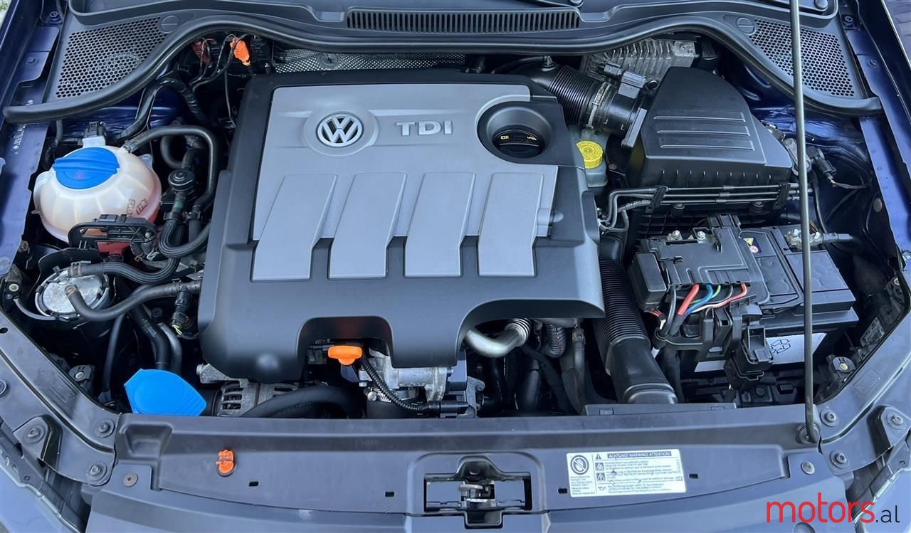 2010' Volkswagen Polo photo #5