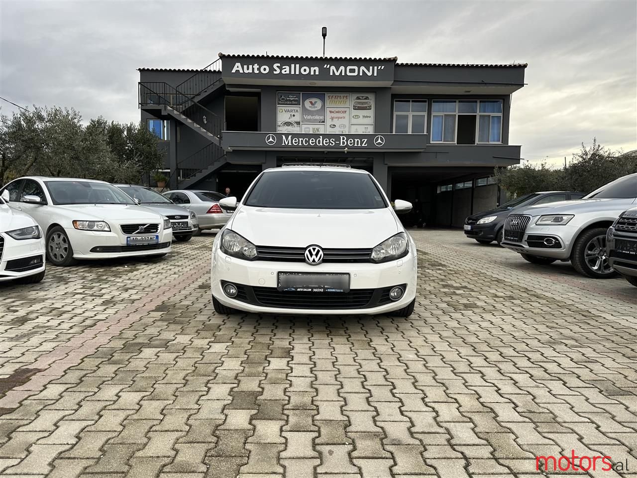 2010' Volkswagen Golf photo #3