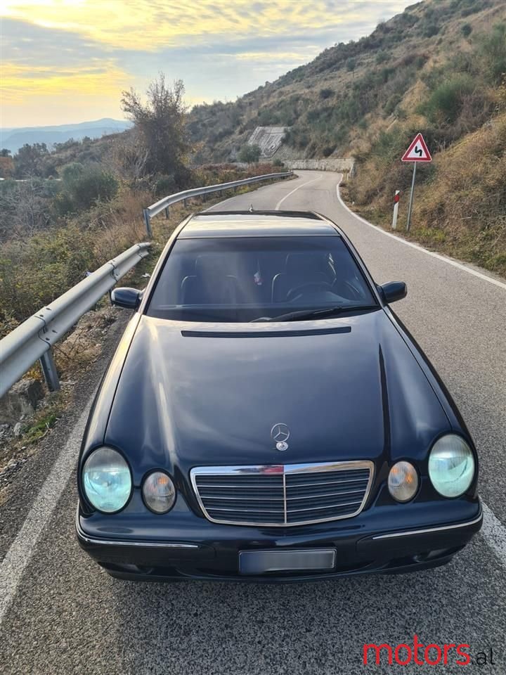 2001' Mercedes-Benz E 270 photo #6