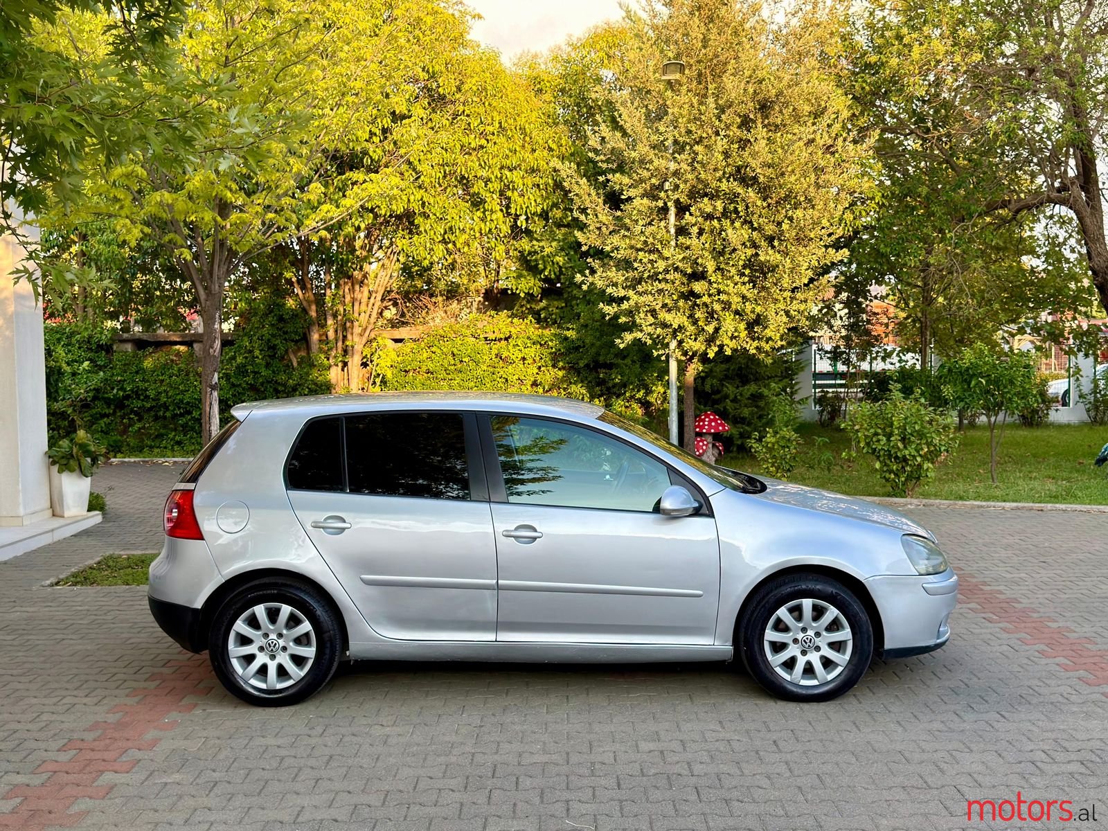 2006' Volkswagen Golf photo #4
