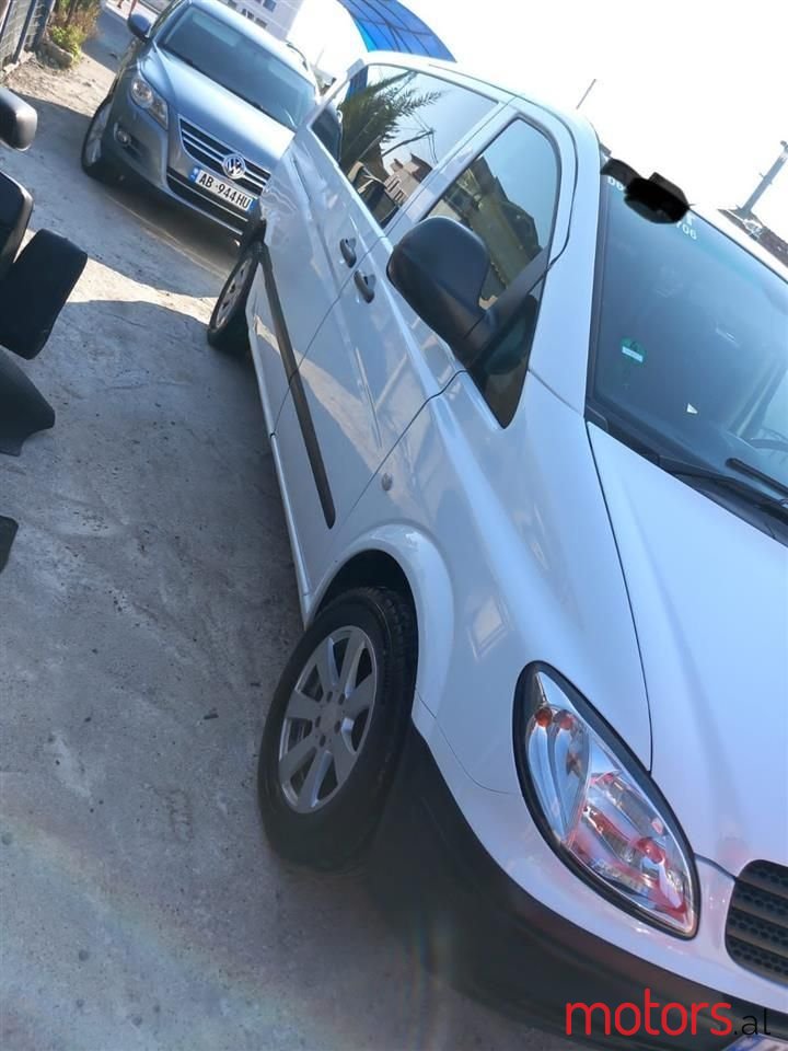 2007' Mercedes-Benz V 220 photo #3