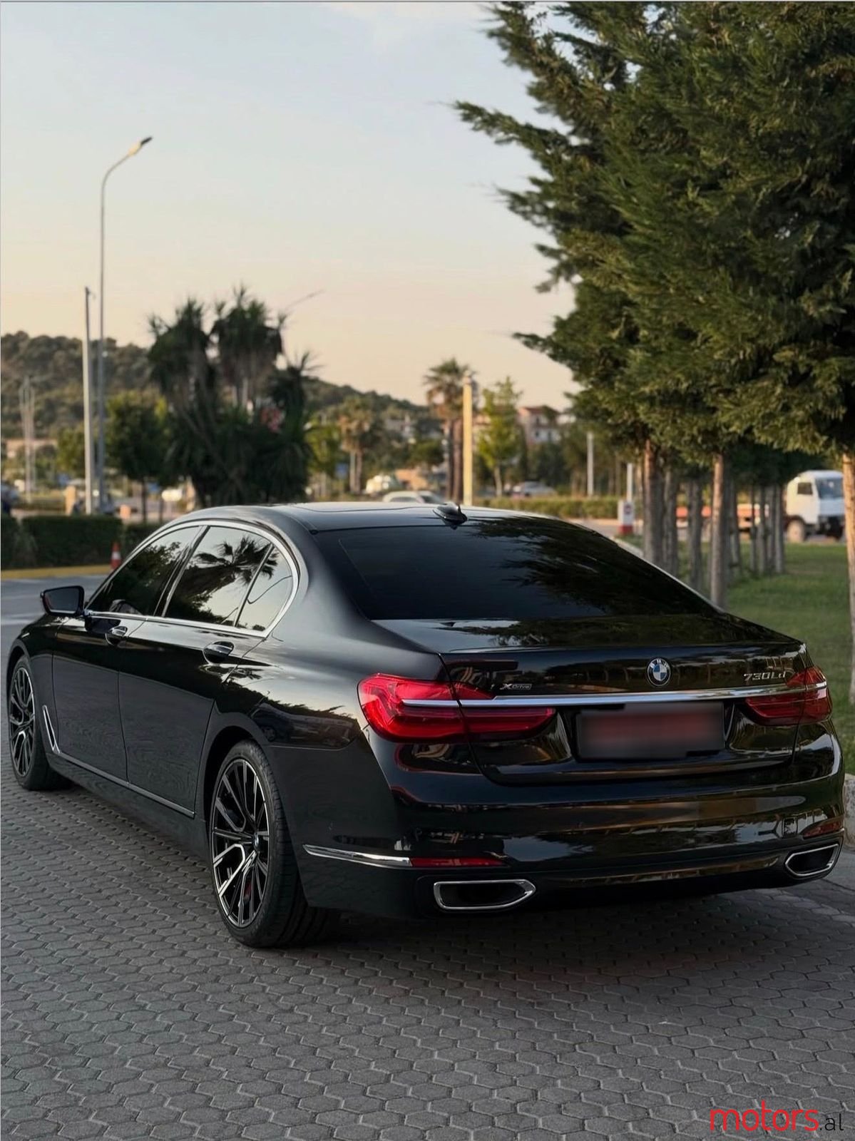 2016' BMW 730 photo #1