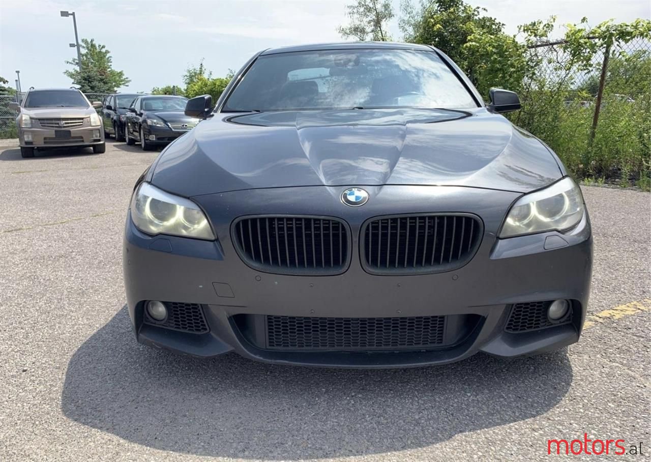 2011' BMW 550 photo #6